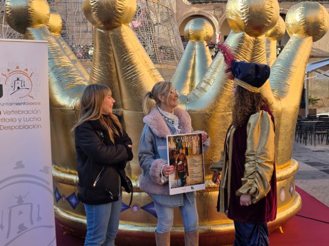 El Ayuntamiento de Lorca lleva el Paje Real a colegios y plazas de las pedanías