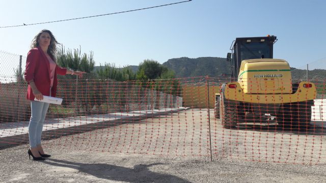 El PP denuncia que la obra para habilitar un nuevo acceso al colegio del Consejero acumula un retraso que cuadruplica el plazo previsto