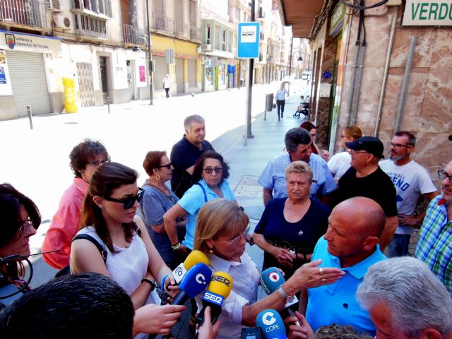 Vecinos y comerciantes del barrio de San Cristóbal exigen la terminación inmediata de las obras en calle Turbinto