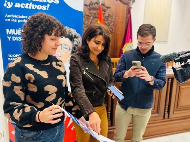 El Ayuntamiento de Lorca lanza su nuevo canal oficial de WhatsApp para mantener informados a mayores y familiares