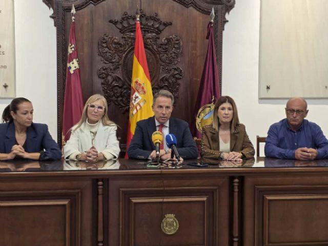 El Ayuntamiento reconoce la labor del exalcalde lorquino con la denominación del Recinto Ferial de Santa Quiteria con el nombre de 'Palacio de Ferias y Congresos Francisco Jódar Alonso'