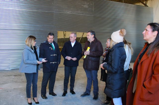 En la Vereda de San Miguel de Lorca se inician los trabajos para ampliar la calzada y dotar al vial de aceras