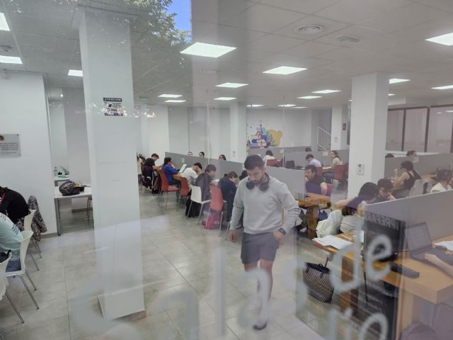 El PSOE lorquino denuncia que Fulgencio Gil sigue “tirando dinero público” mientras Lorca continúa sin espacios de estudio