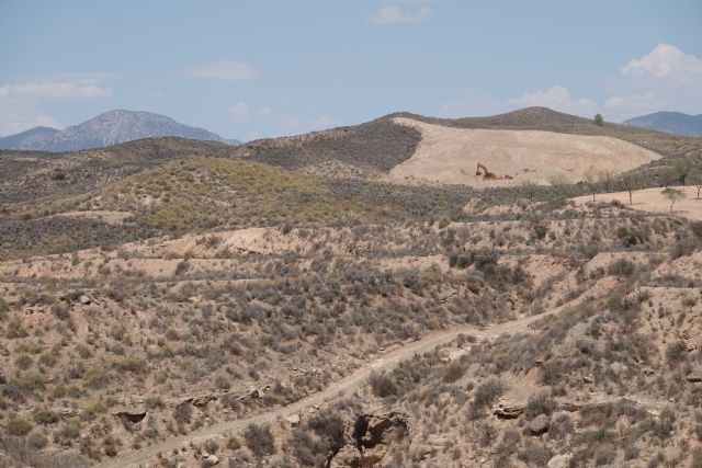 La izquierda denuncia la pasividad del gobierno local frente al atentado ecológico continuado que se produce en el paraje lorquino de Las Canales y exige explicaciones en el Pleno