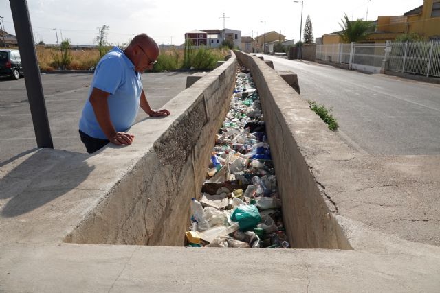 Desidia municipal en la entrada urbana a Lorca por Murcia