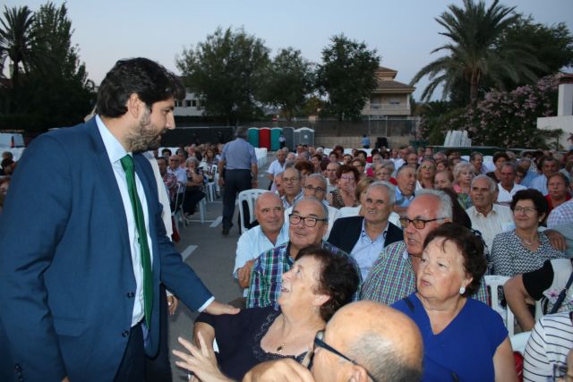El presidente de la Comunidad, Fernando López Miras, asiste a la Gala del Día del Mayor en Lorca