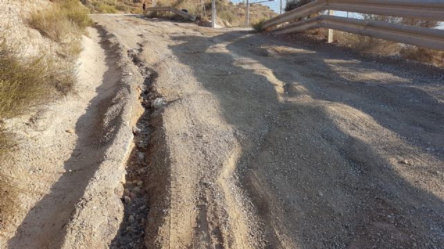 Mateos denuncia retrasos en las obras de acceso al Castillo desde San José y exige acelerar su ejecución