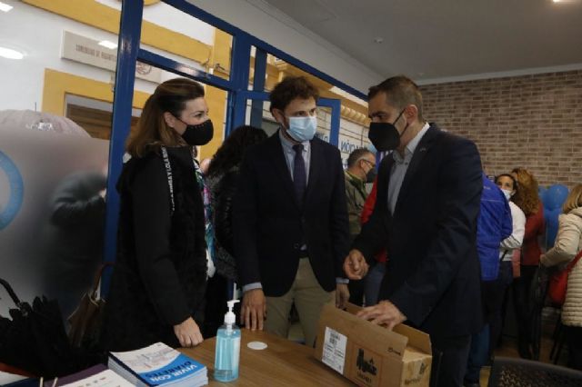 El secretario general de Salud asiste a la inauguración del nuevo local de la Asociación de diabéticos de Lorca