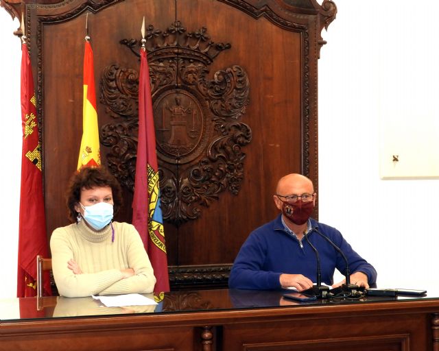 Frente común entre IU y PODEMOS para exigir la devolución de las pagas extras a los mayores internos en residencias de la tercera edad de la Región