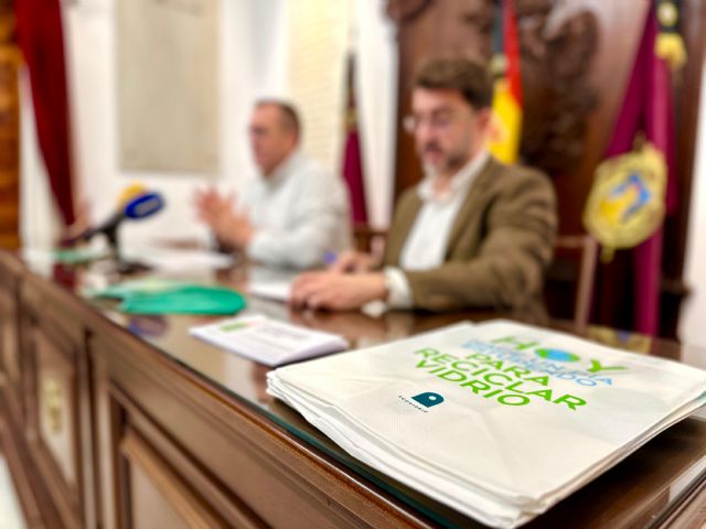 El Ayuntamiento de Lorca y Ecovidrio impulsan una campaña intensiva para mejorar el reciclaje de vidrio mediante inteligencia artificial