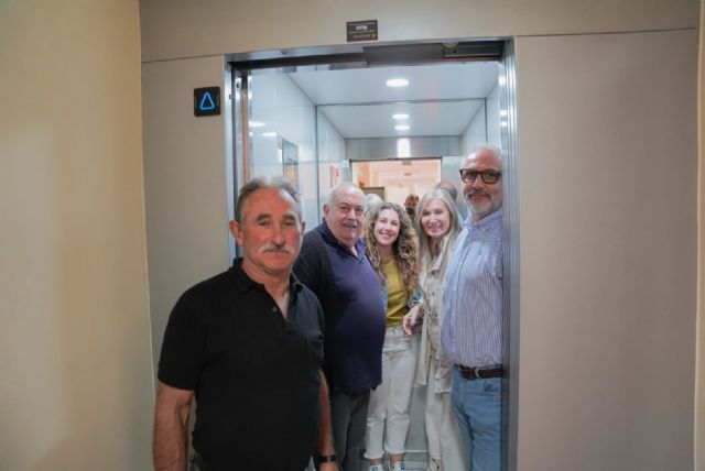 El Ayuntamiento de Lorca invierte cerca de 30.000 euros en la renovación integral del ascensor del local social de Zarcilla de Ramos