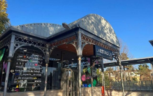 Fulgencio Gil se escuda en excusas de mal pagador para cerrar el Espacio de Ocio Joven 'La Estación'