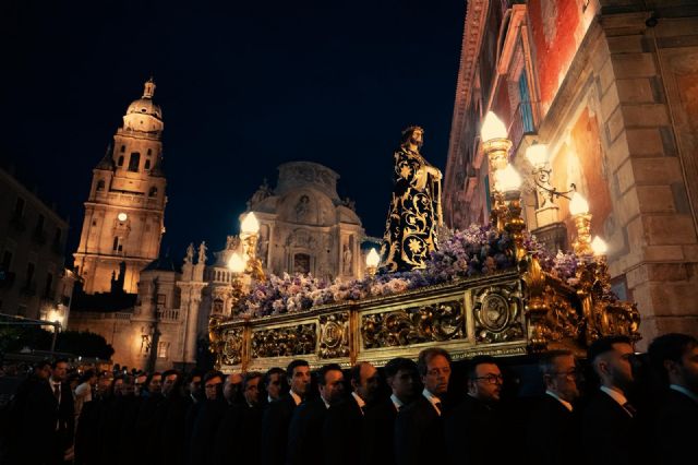 El Paso Blanco clausura la exposición 'Hilos de Fe' tras recibir a miles de visitantes y culminar una semana histórica marcada por la emoción del Santísimo Cristo del Rescate