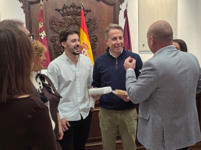 Fulgencio Gil felicita a las queserías 'El Roano' y 'La Zarcillera' tras sus éxitos en los World Cheese Awards de Suiza