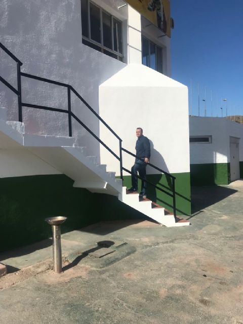 El Ayuntamiento invierte 32.000 euros en mejorar las instalaciones de la Pista de Atletismo 'Úrsula Ruiz Pérez' y en crear nuevos aseos y un servicio de botiquín