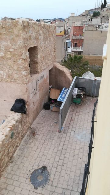 IU critica la dejación de funciones en el mantenimiento de la Torre Rojano