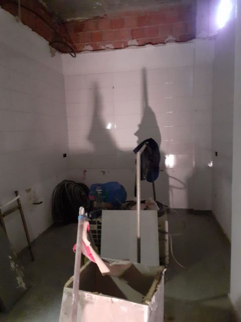 Localizan una obra que se estaba ejecutando sin licencia y con una persona en situación irregular