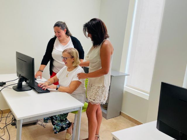 Se abre el plazo de inscripción para los talleres de informática y nuevas tecnologías  dirigidos a los mayores de Lorca