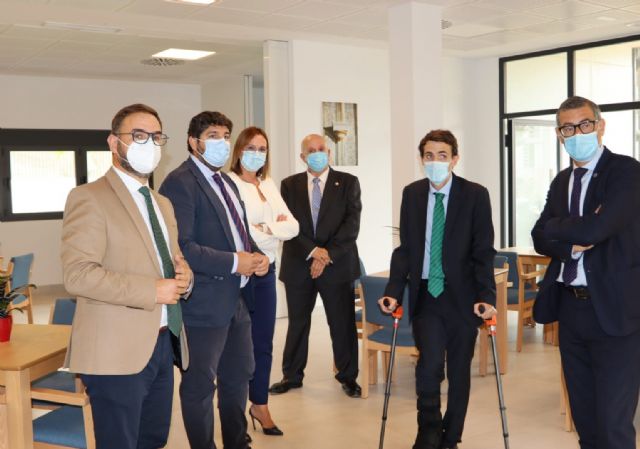 El nuevo Centro de Formación, Investigación y Asistencia sociosanitaria para personas mayores de la Fundación Poncemar inicia su actividad en el Campus de Lorca