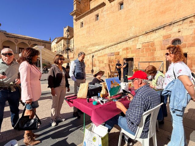 Jornada con los mayores en la plaza de España