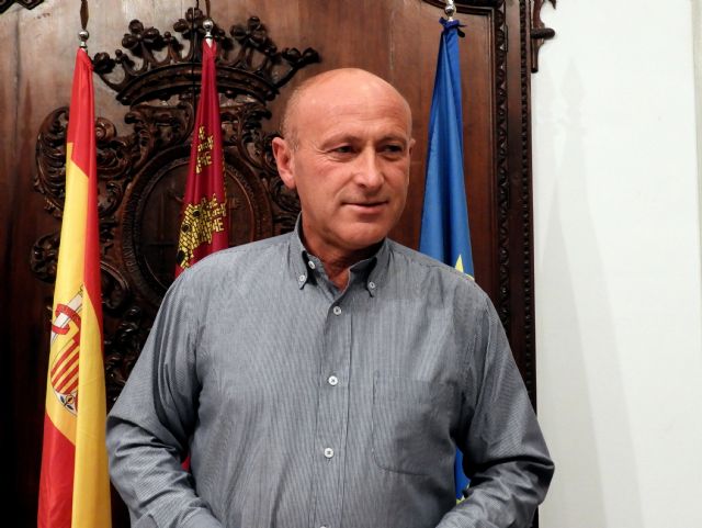 El Ayuntamiento debe exigir al Gobierno regional el desarrollo de la Ley de Parejas de Hecho