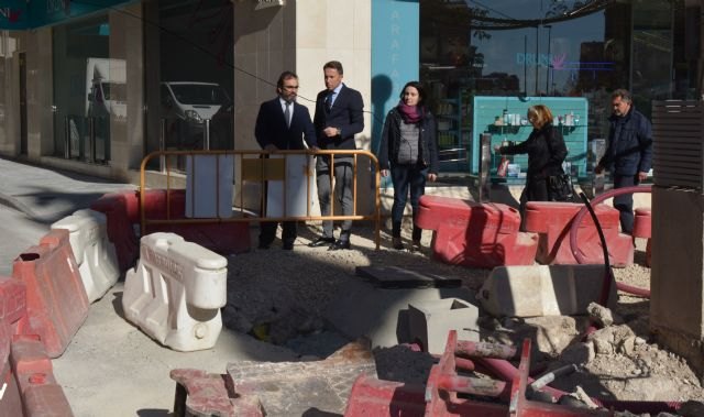 La renovación de la avenida Juan Carlos I de Lorca concluirá antes de Semana Santa