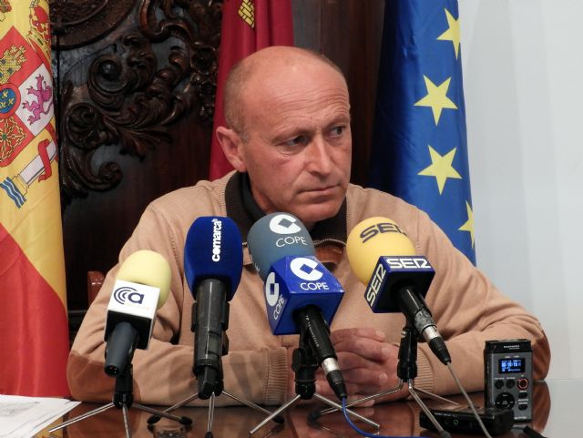 Sosa: 'Los voluntarios limpian más los montes de Lorca que las administraciones a las que corresponde'