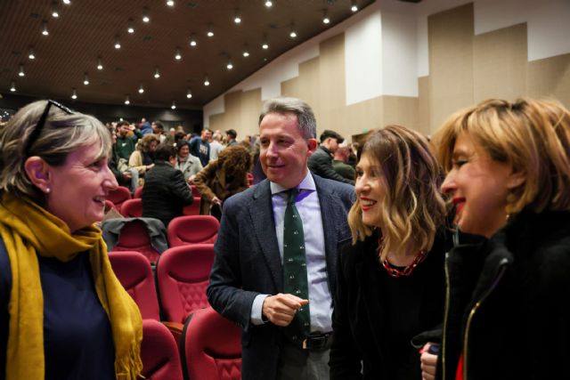 Más de 200 estudiantes lorquinos reciben una distinción por su 'excelencia en el estudio'