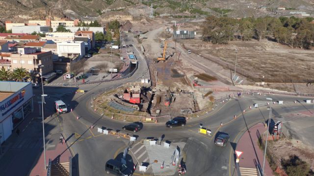 La Comunidad ha ejecutado 620 metros cuadrados de pantalla de hormigón para el paso inferior del barrio lorquino de San Antonio