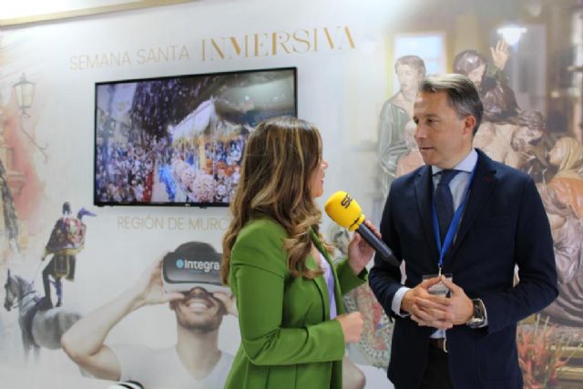 Lorca 'conquista' Madrid con las majestuosas bigas de blancos y azules