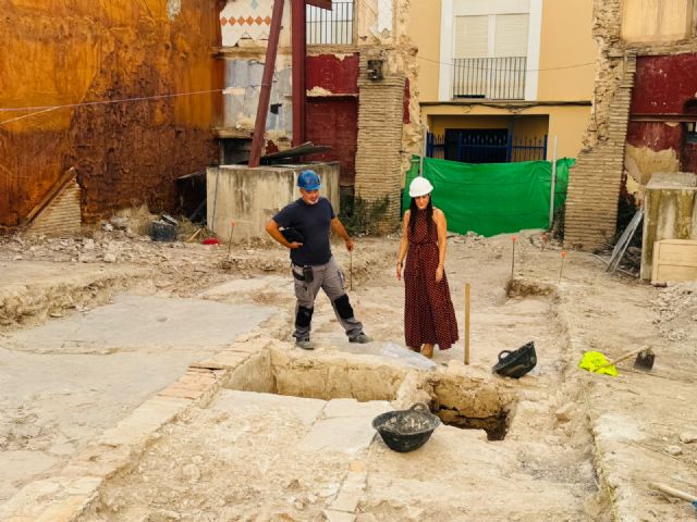 Comienzan los trabajos de excavación arqueológica para edificar un nuevo inmueble de viviendas para jóvenes en el casco histórico