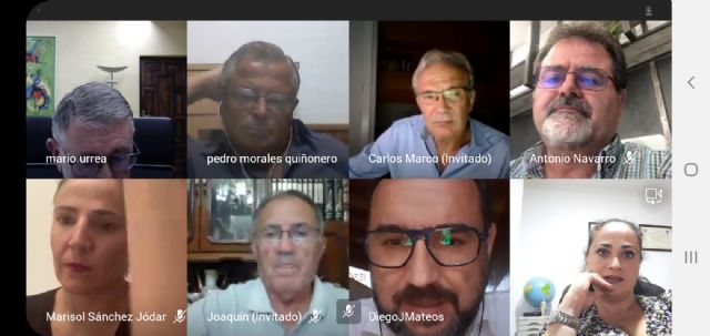 El alcalde mantiene una reunión con el presidente de la CHS y vecinos afectados