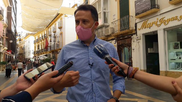 Fulgencio Gil logra el respaldo de todos los partidos, y los comerciantes y hosteleros recibirán una línea municipal de ayudas directas de hasta 2.000 euros