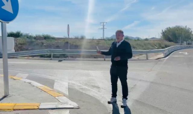 Vecinos y Ayuntamiento consiguen la habilitación del tramo del cruce del Camino de Enmedio con la RM D3, que une Lorca con La Hoya