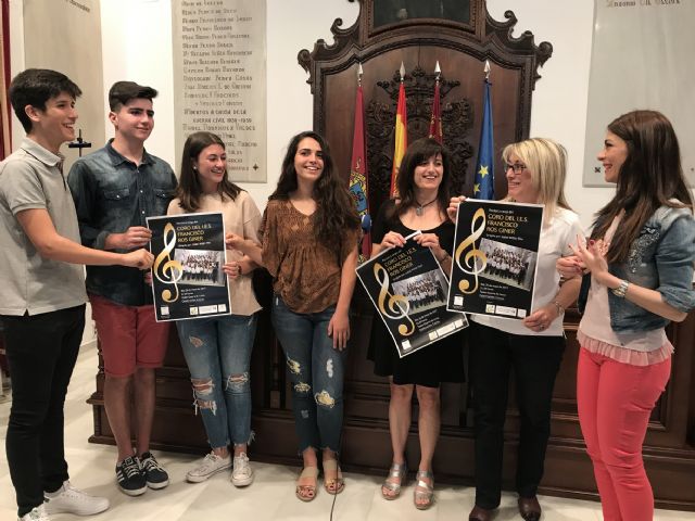 El Teatro Guerra acogerá el lunes un festival a favor de la Asociación Lorquina de Enfermos de Parkinson a cargo del Coro del IES Ros Giner y del Estudio de Danza Nuria Periago