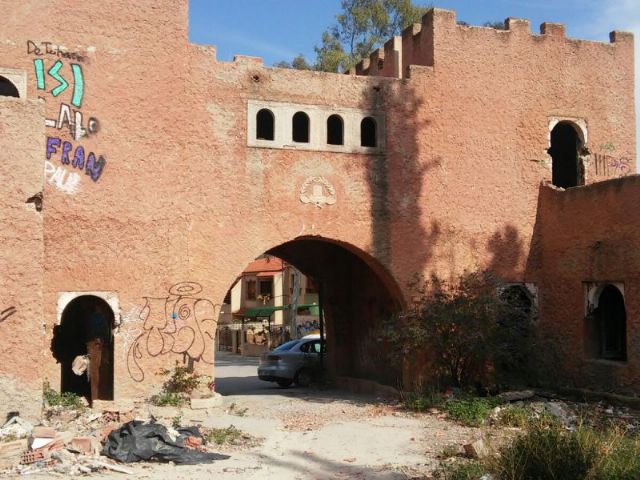 El PSOE vuelve a exigir al PP que haga cumplir la normativa de seguridad e higiene en La Quinta por el peligro actual para las viviendas y centros educativos cercanos