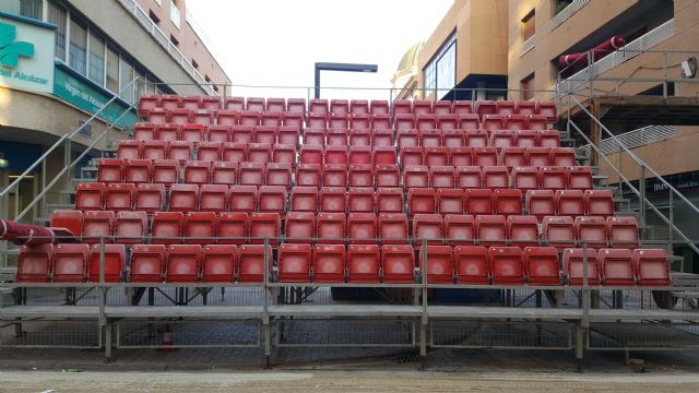 Antonio Meca preguntará en el pleno de mayo por el dinero recaudado de la venta de las tribunas de Semana Santa que vende el Ayuntamiento frente a la presidencia