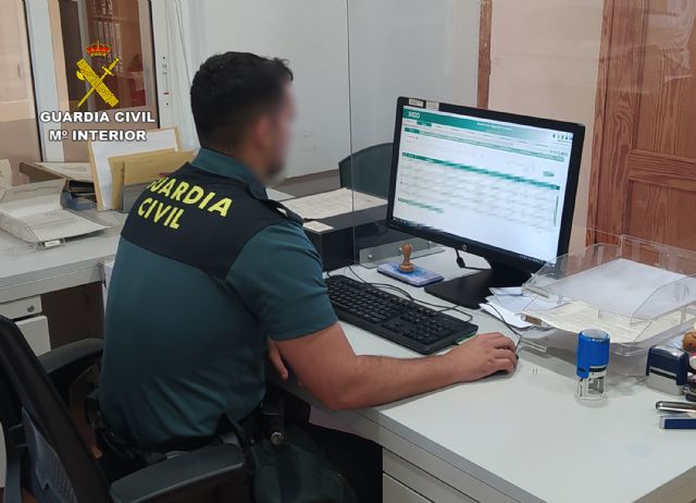 La Guardia Civil detiene a un septuagenario en un control de vehículos con una menor de edad a bordo
