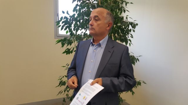 Antonio Meca presenta una moción para facilitar la implantación de grandes marcas o franquicias en el casco urbano