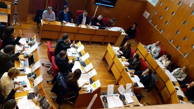 El PP logra sacar adelante su moción en defensa de la libertad educativa y religiosa