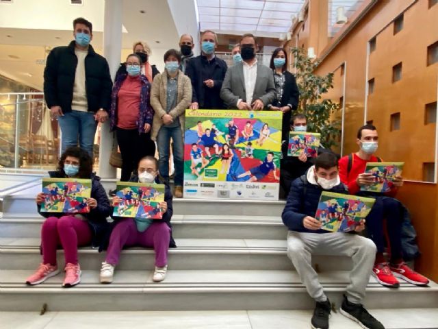 El Ayuntamiento anima a adquirir, una edición más, el Calendario Solidario de Down Lorca del que se han editado 3.500 ejemplares