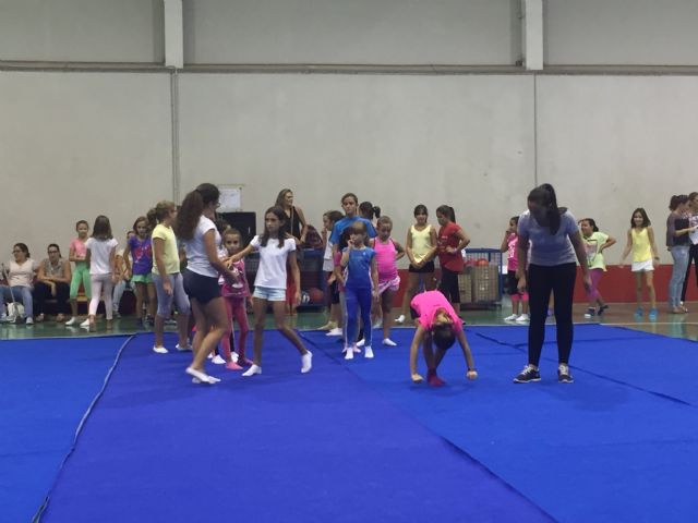 Gimnasia Rítmica y Lunes Saludable para superar la post-Feria