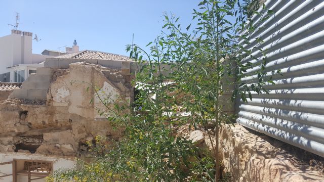 Antonio Meca agradece al Equipo de Gobierno que atienda su exigencia sobre la limpieza de los solares abandonados en el casco urbano