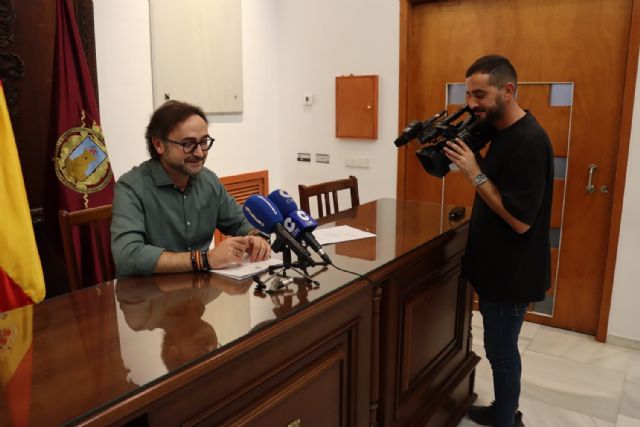 'La nefasta gestión de las cuentas públicas del PP y VOX sigue endeudando a los lorquinos'