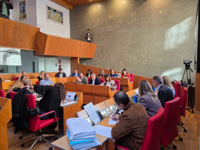 El Pleno del Ayuntamiento de Lorca ha aprobado una moción impulsada por el Partido Popular para declarar el sector agrario como estratégico y reclamar medidas urgentes que garanticen su rentabilidad y permitan mantener la actividad de miles de familias lo