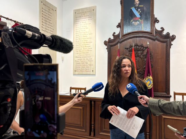 Isabel Casalduero centra las propuestas del PSOE del Pleno de octubre en sanidad, vivienda, la prometida rebaja del 25% del IBI y exige actuar para lograr el segundo hospital