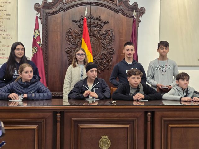 El Ayuntamiento de Lorca recibe a los alumnos de Mouglio que participan en un intercambio con el IES J. Ibáñez Martín