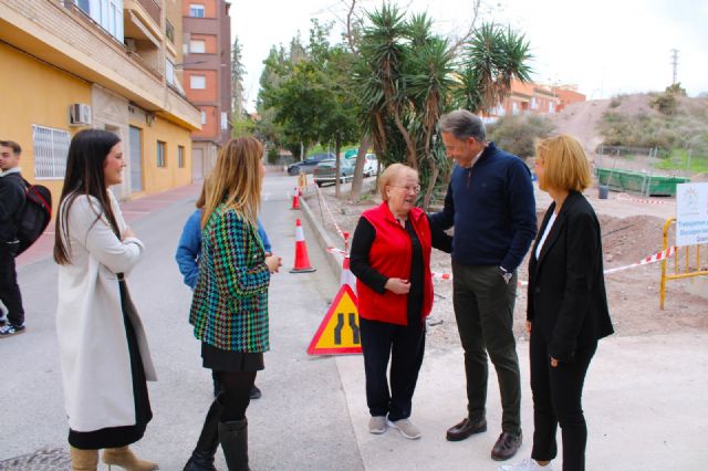 El Gobierno de Lorca invierte 20.000 euros en mejorar la accesibilidad de la calle Rubén Darío en el barrio de La Viña