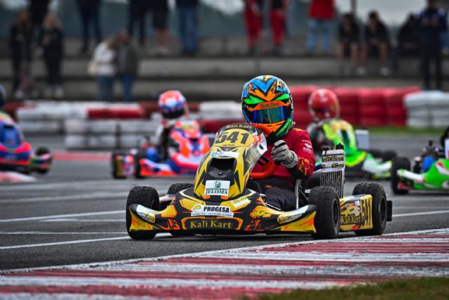 Pablo Segura, la joya del karting lorquino, dará luz al inicio de la Navidad'