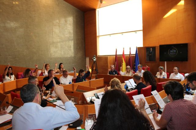 El Pleno del Ayuntamiento de Lorca aprueba una inyección económica de 2,8 millones de euros para garantizar pagos a proveedores y servicios esenciales